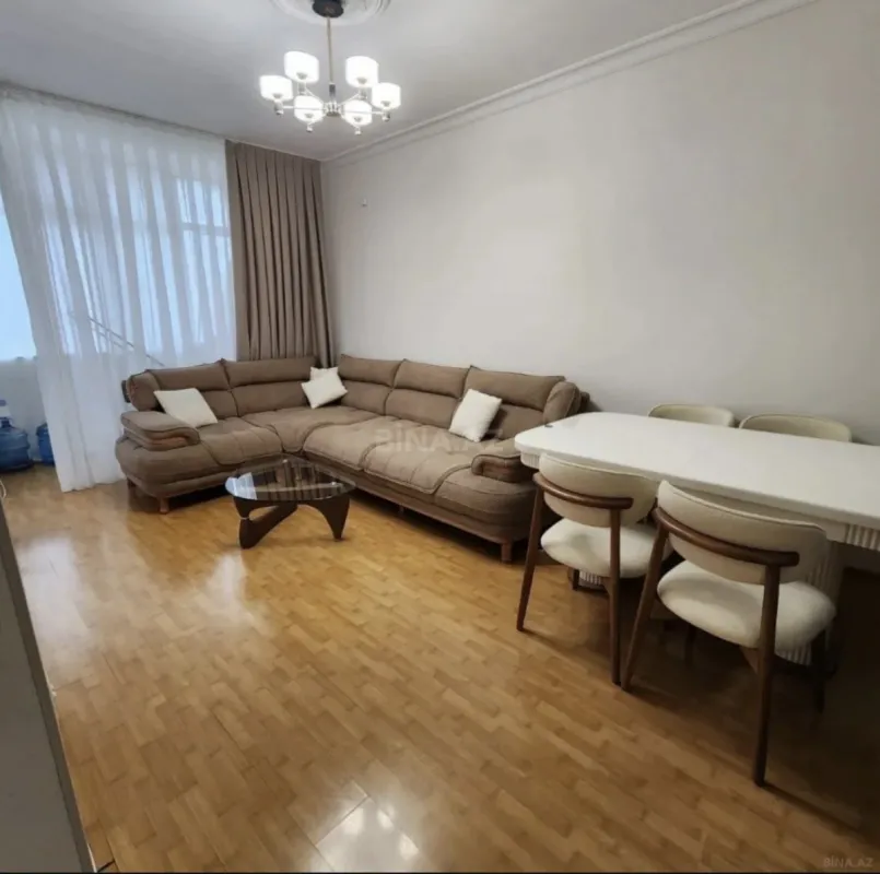 Kirayə verilir 4 otaqlı mənzil 100 m²