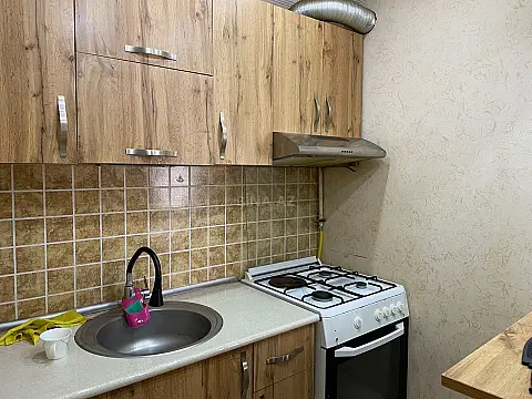 Kirayə verilir 4 otaqlı mənzil 100 m²