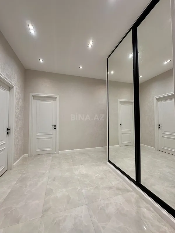 Satılır 3 otaqlı mənzil 145 m²