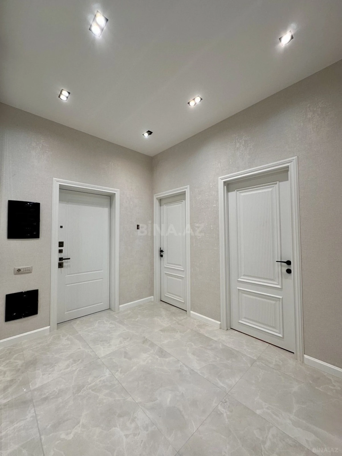 Satılır 3 otaqlı mənzil 145 m²