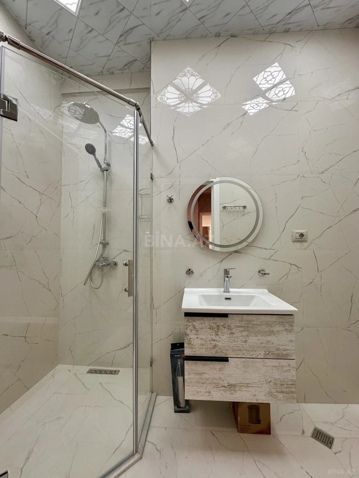 Satılır 3 otaqlı mənzil 145 m²