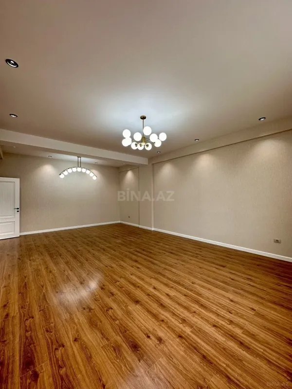 Satılır 3 otaqlı mənzil 145 m²