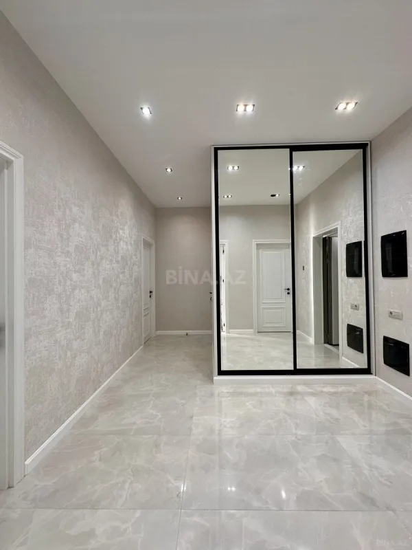 Satılır 3 otaqlı mənzil 145 m²