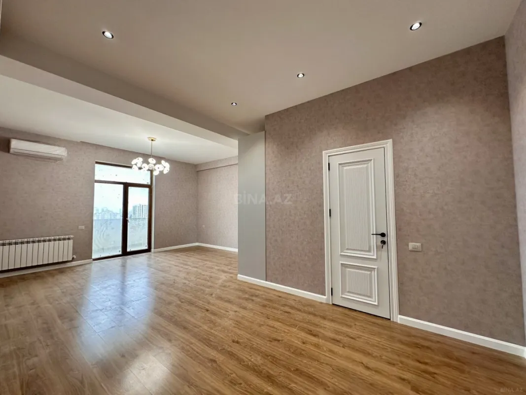 Satılır 3 otaqlı mənzil 145 m²