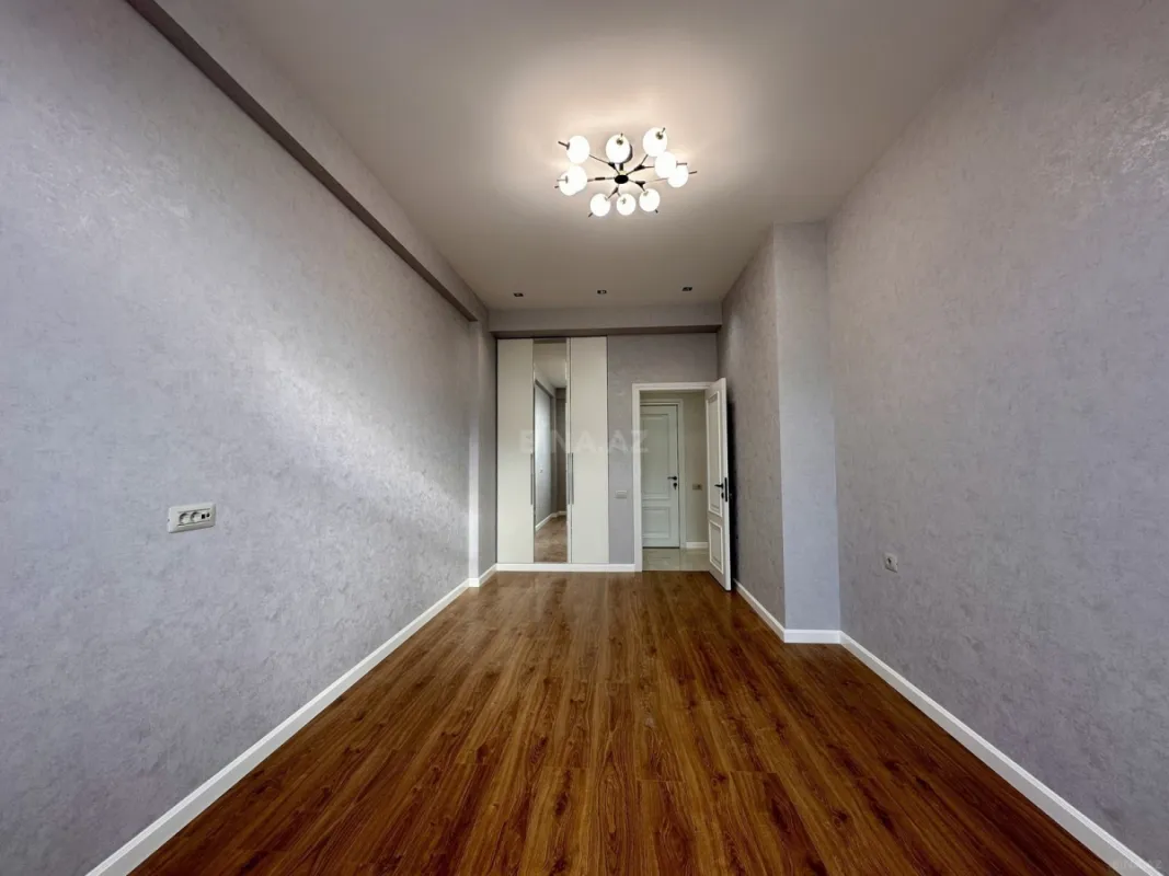 Satılır 3 otaqlı mənzil 145 m²