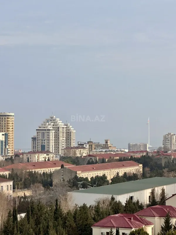Satılır 3 otaqlı mənzil 145 m²