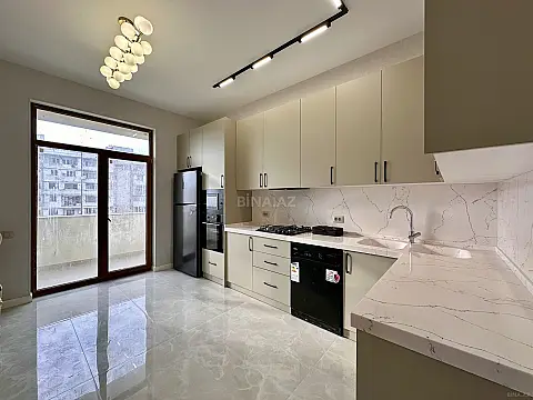 Satılır 3 otaqlı mənzil 145 m²