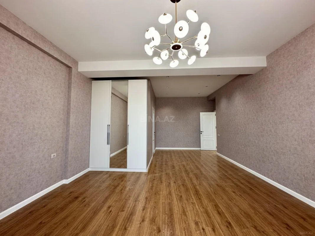 Satılır 3 otaqlı mənzil 145 m²