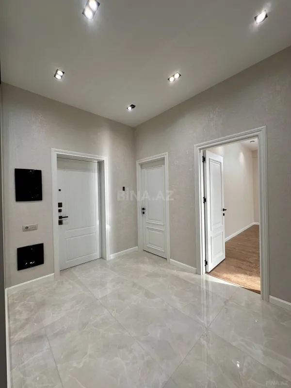 Satılır 3 otaqlı mənzil 145 m²