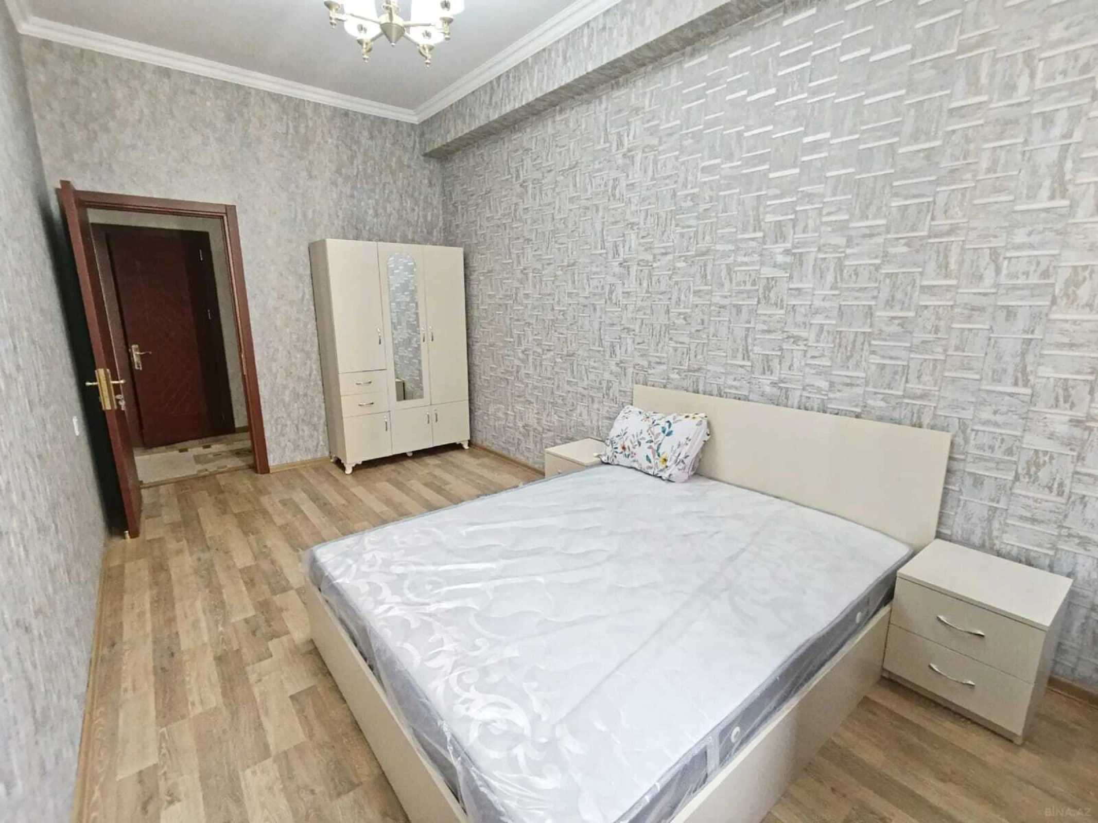 Kirayə verilir 2 otaqlı mənzil 60 m²