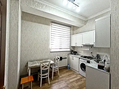 Kirayə verilir 2 otaqlı mənzil 60 m²