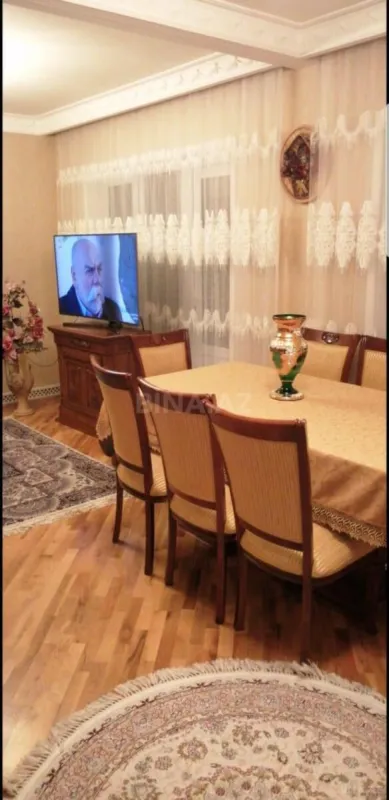 Satılır 4 otaqlı mənzil 100 m²