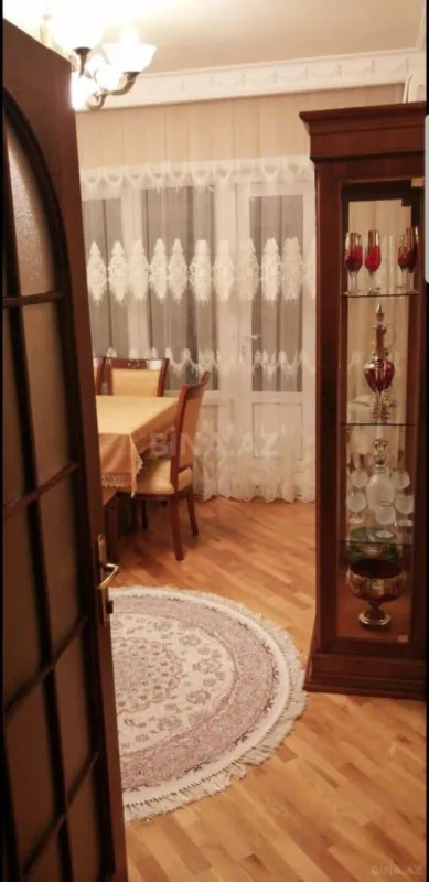 Satılır 4 otaqlı mənzil 100 m²