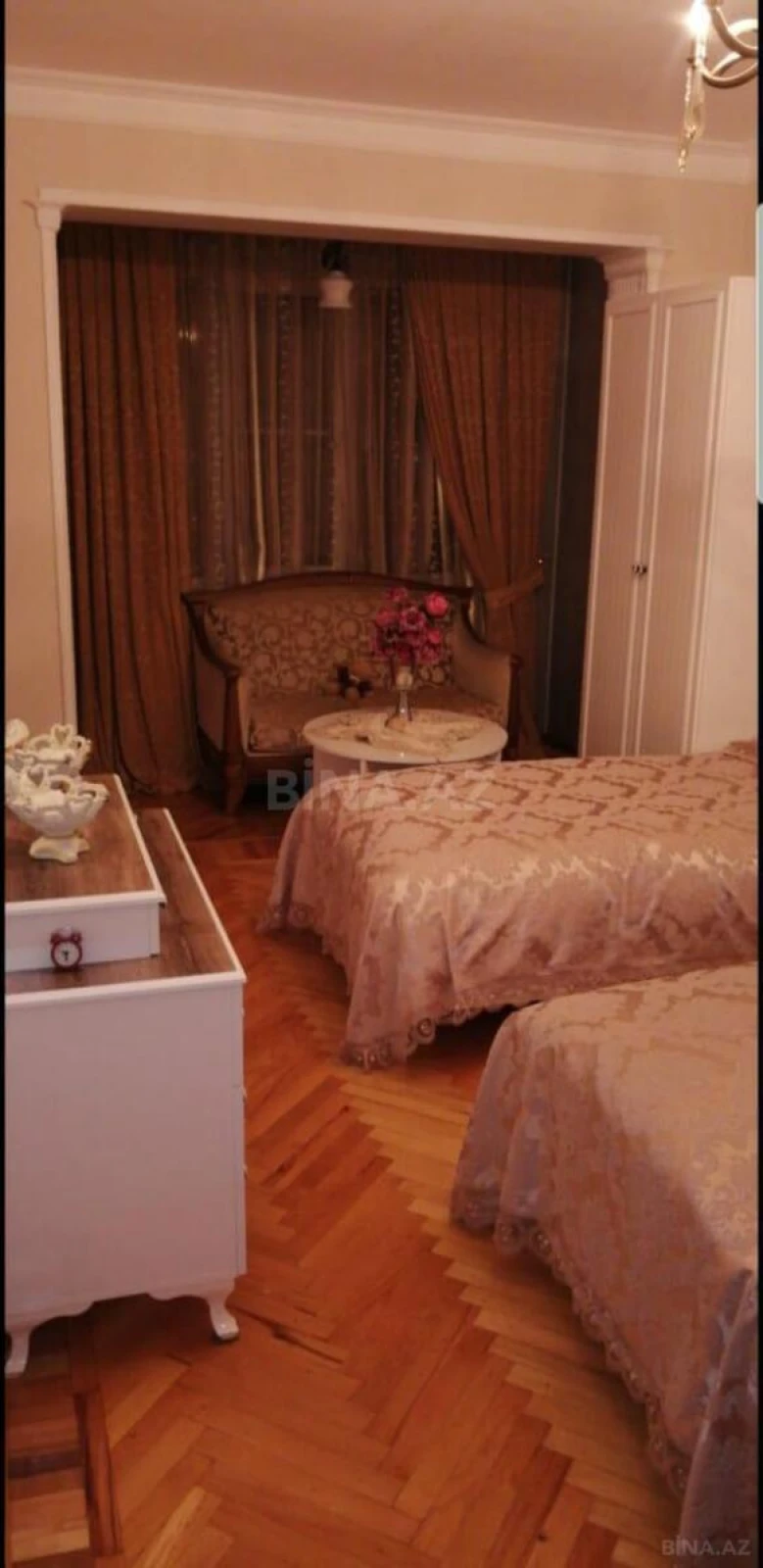 Satılır 4 otaqlı mənzil 100 m²