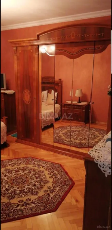 Satılır 4 otaqlı mənzil 100 m²