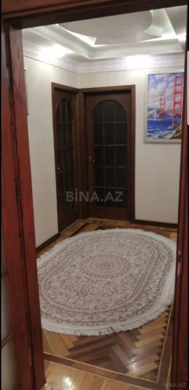 Satılır 4 otaqlı mənzil 100 m²