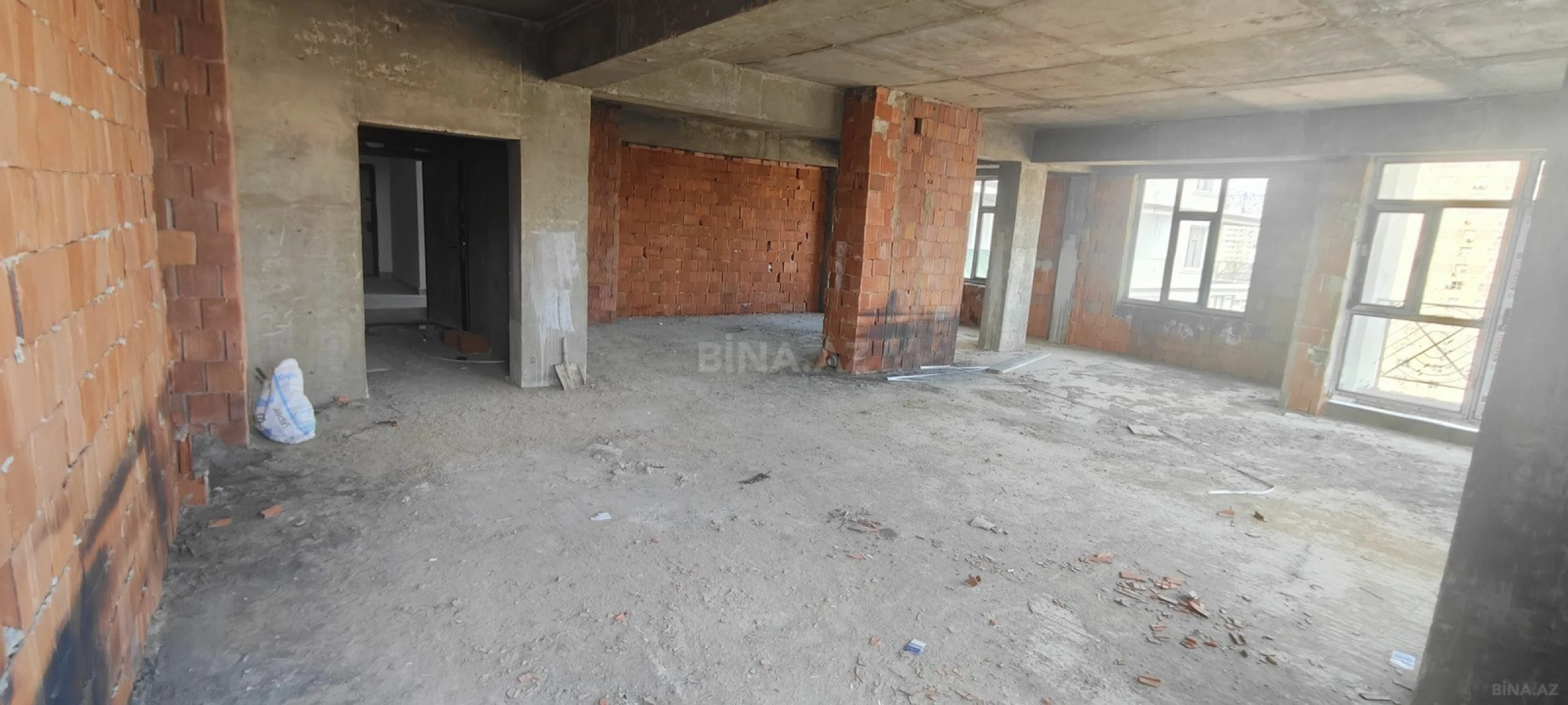 Satılır 3 otaqlı mənzil 150 m²