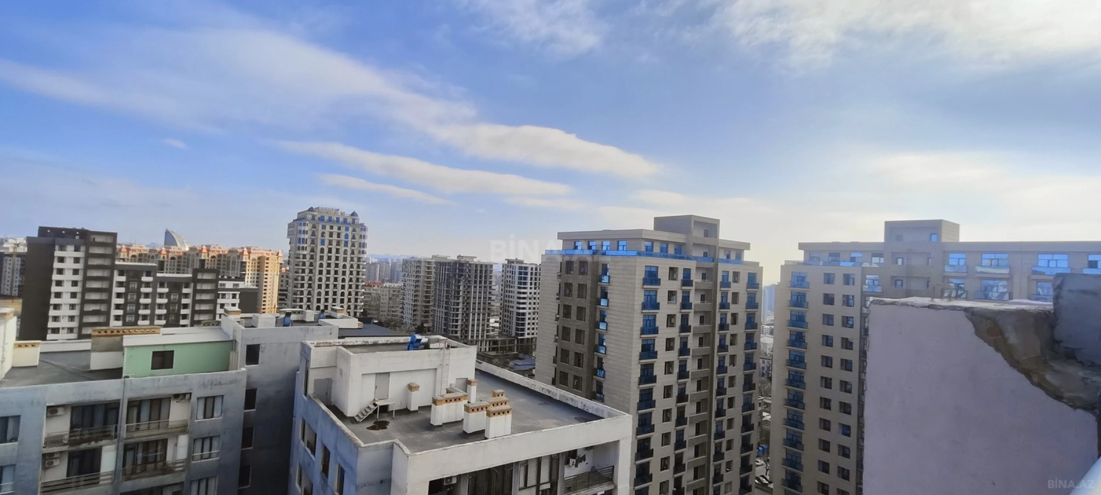 Satılır 3 otaqlı mənzil 150 m²