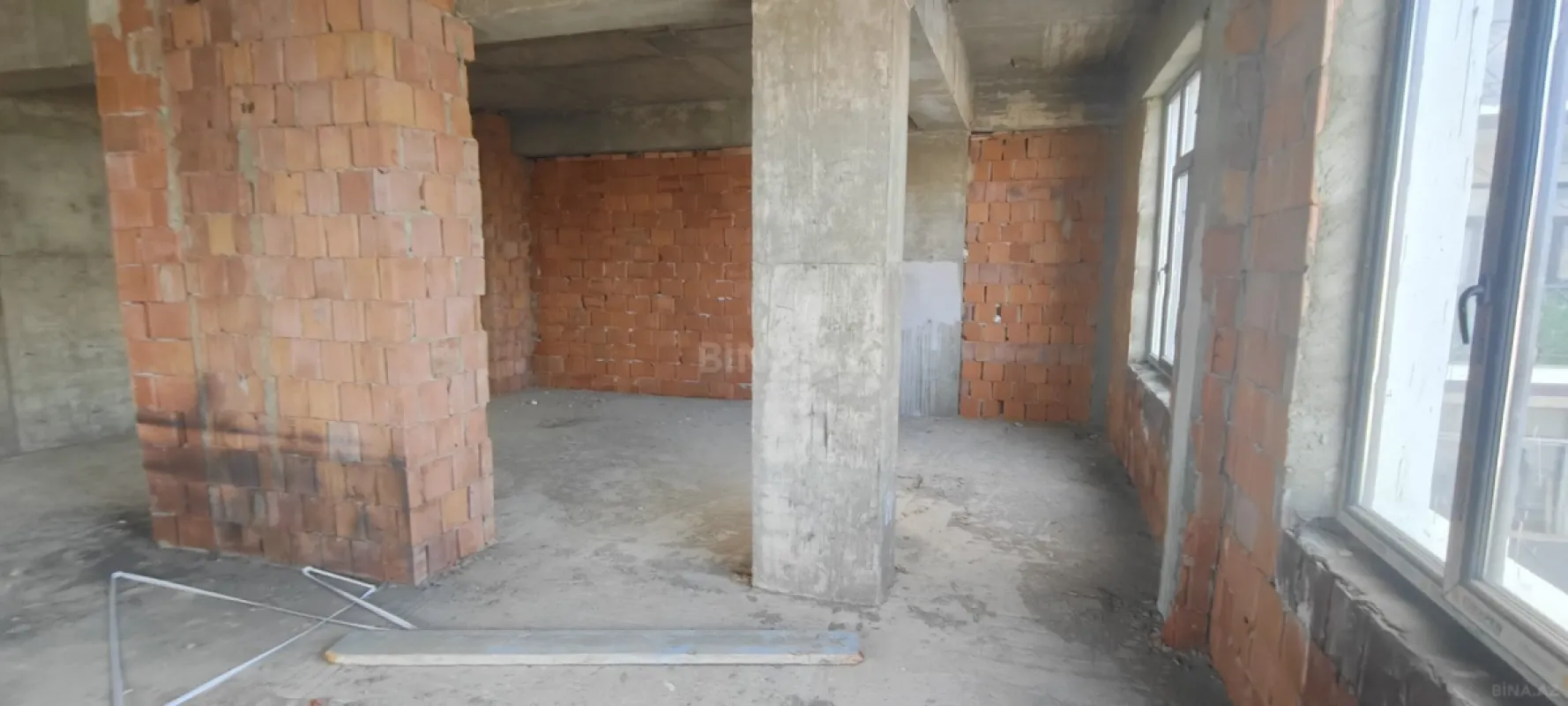Satılır 3 otaqlı mənzil 150 m²