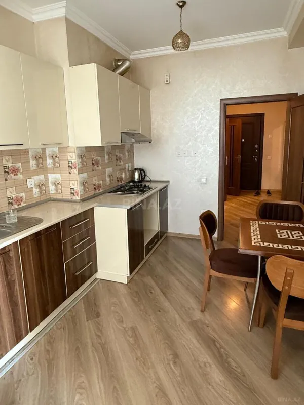 Kirayə verilir 2 otaqlı mənzil 80 m²