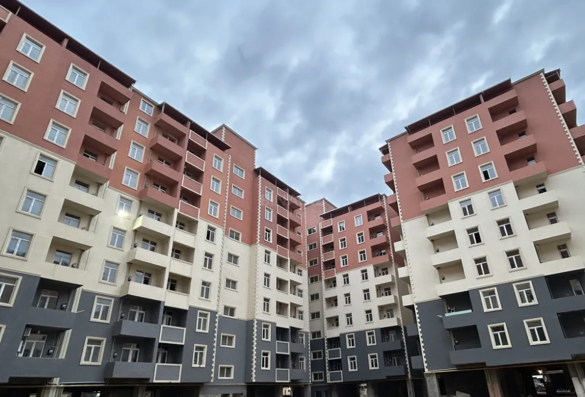 Satılır 3 otaqlı mənzil 74.2 m²