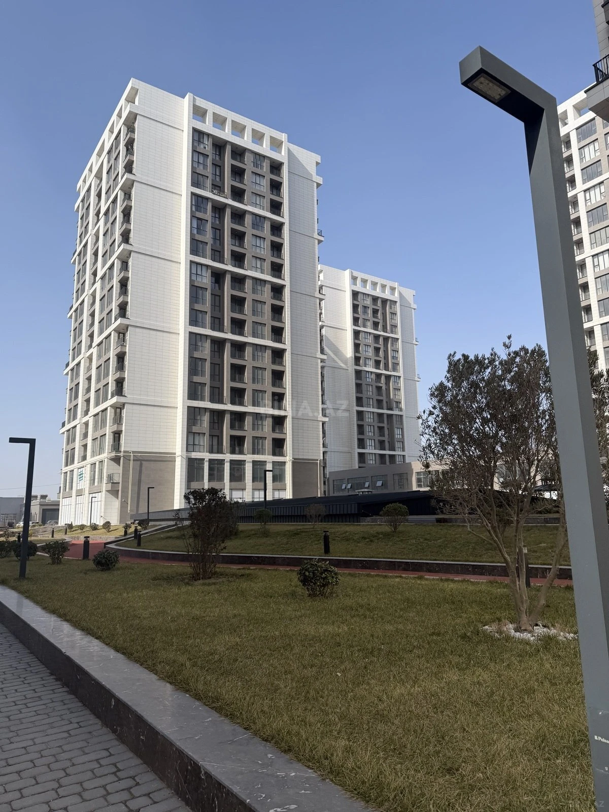 Satılır obyekt 148.4 m²