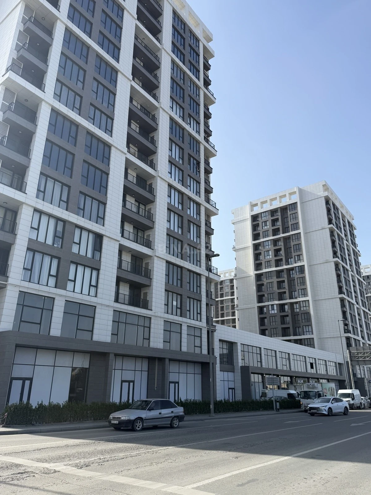 Satılır obyekt 148.4 m²