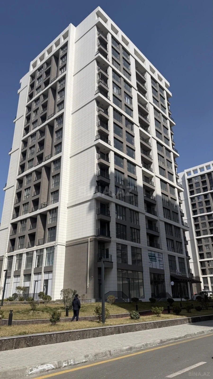 Satılır obyekt 165.8 m²