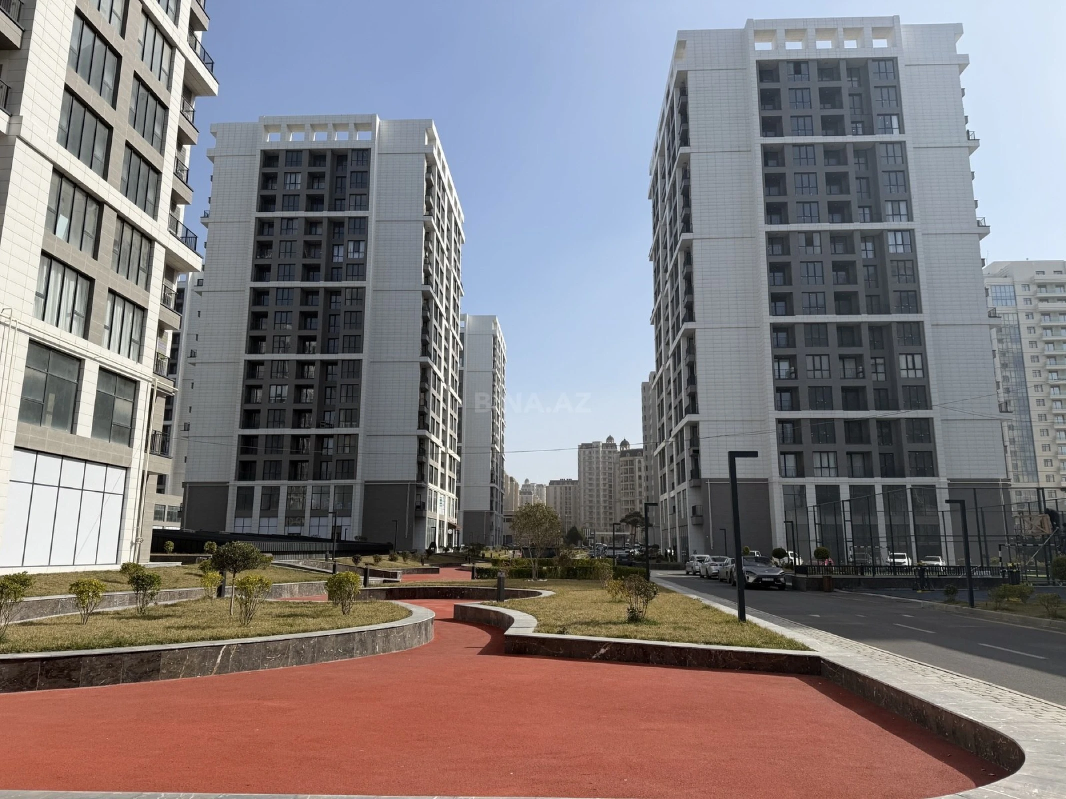 Satılır obyekt 197.8 m²