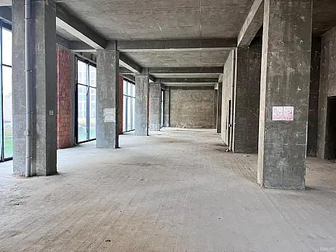 Satılır obyekt 334.1 m²