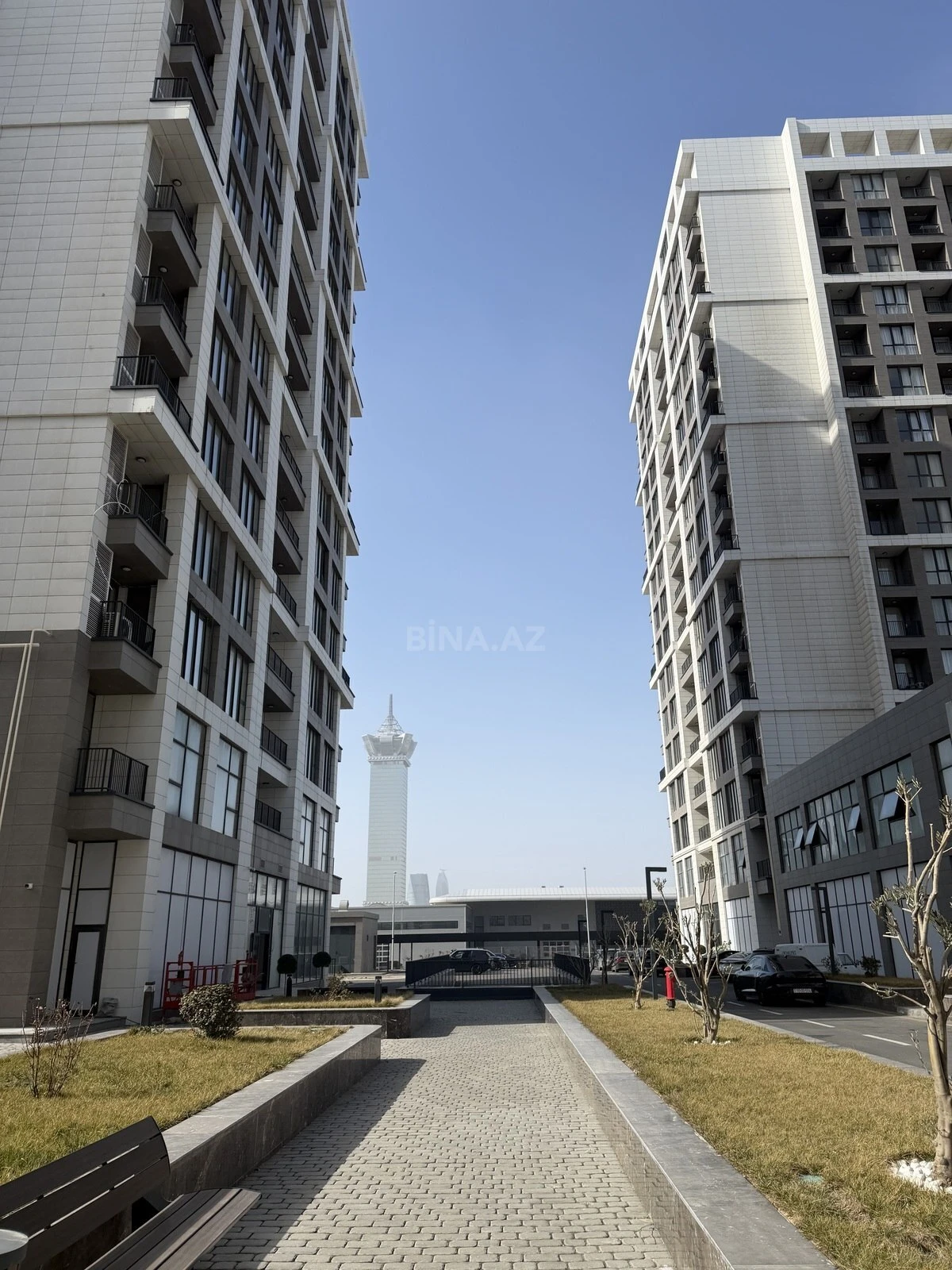 Satılır obyekt 334.1 m²