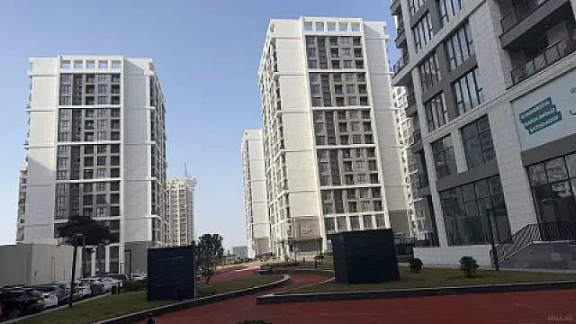 Satılır obyekt 334.1 m²