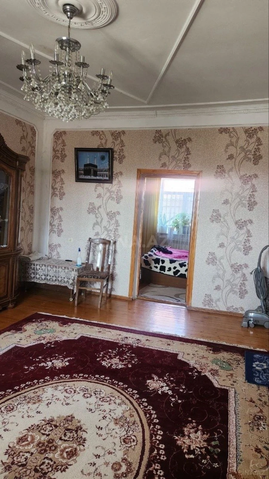 Satılır 5 otaqlı həyət evi 250 m²
