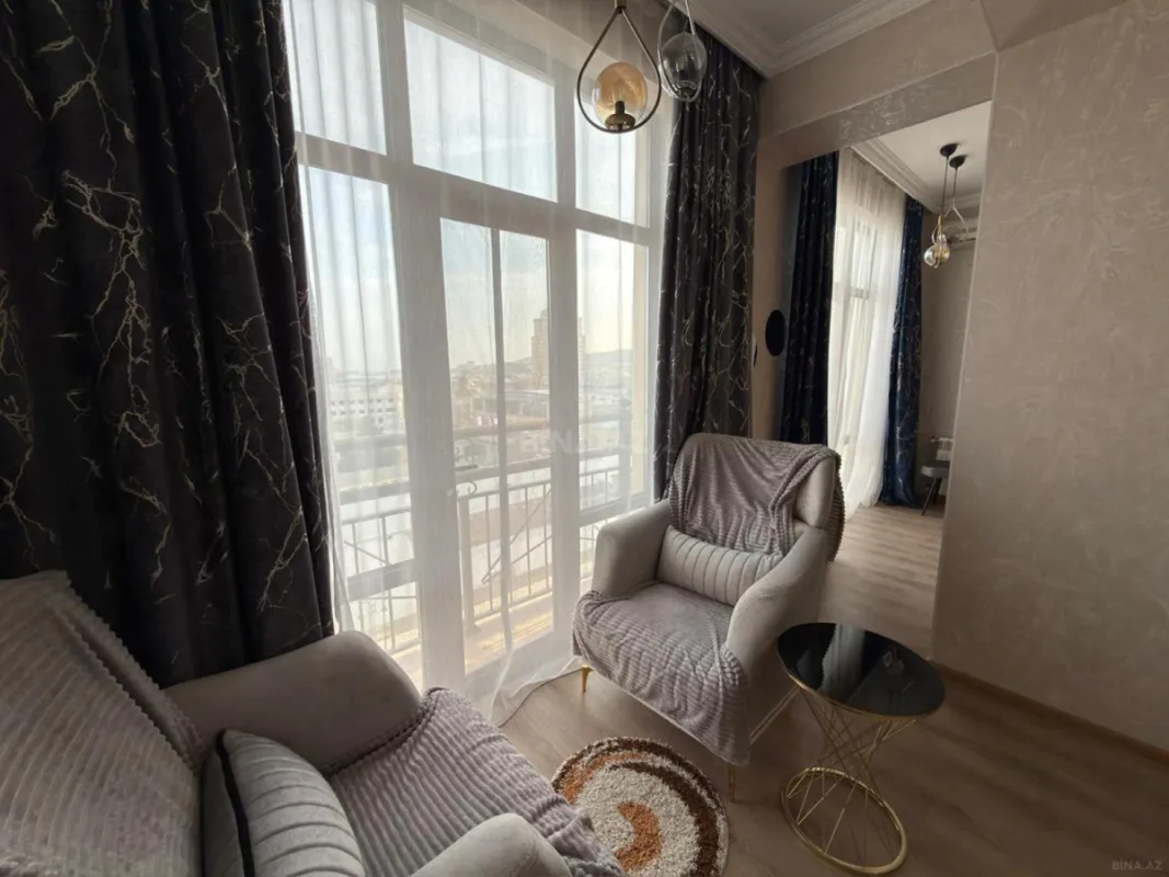 Kirayə verilir 2 otaqlı mənzil 105 m²