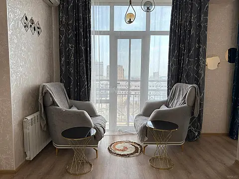 Kirayə verilir 2 otaqlı mənzil 105 m²