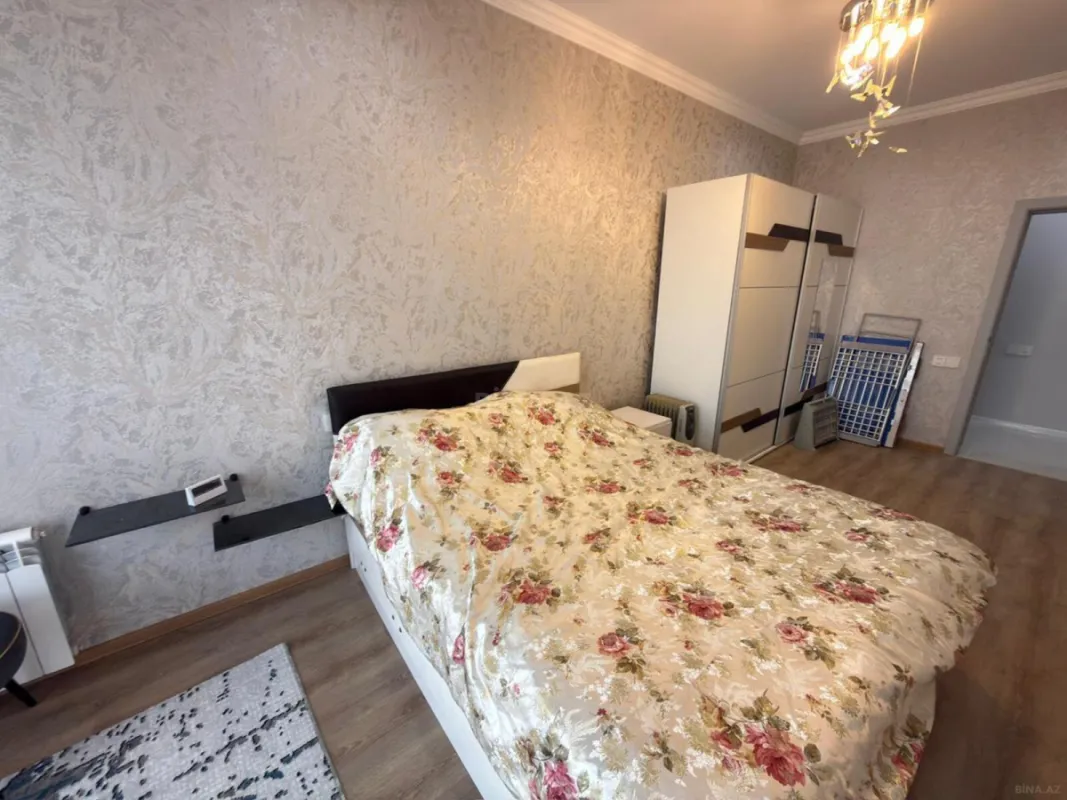 Kirayə verilir 2 otaqlı mənzil 105 m²