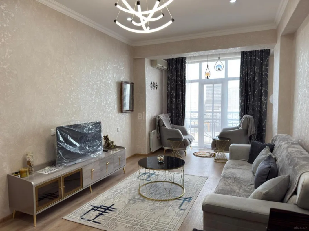 Kirayə verilir 2 otaqlı mənzil 105 m²