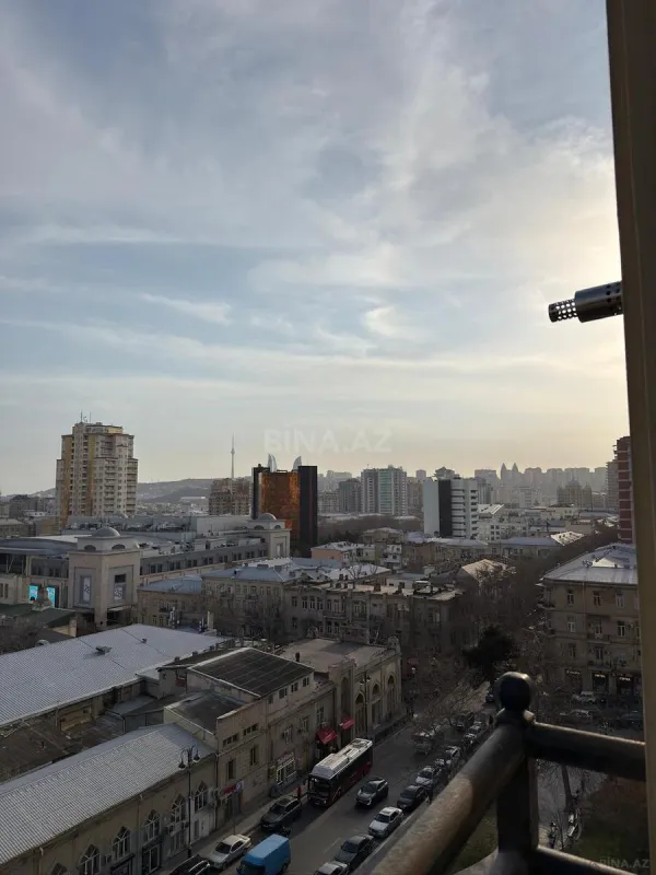 Kirayə verilir 2 otaqlı mənzil 105 m²