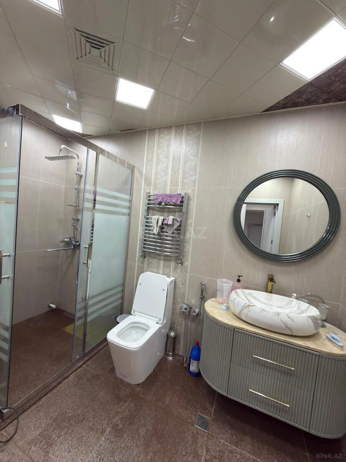 Kirayə verilir 2 otaqlı mənzil 105 m²