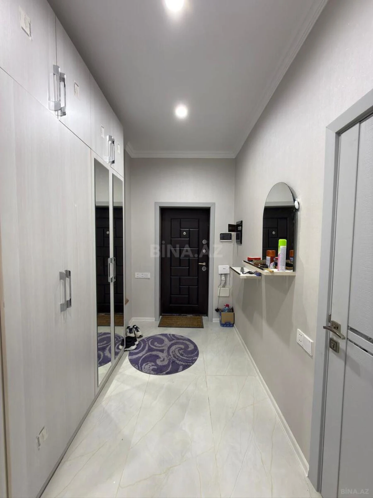 Kirayə verilir 2 otaqlı mənzil 105 m²