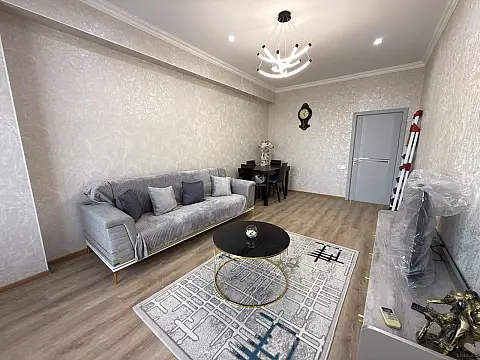 Kirayə verilir 2 otaqlı mənzil 105 m²