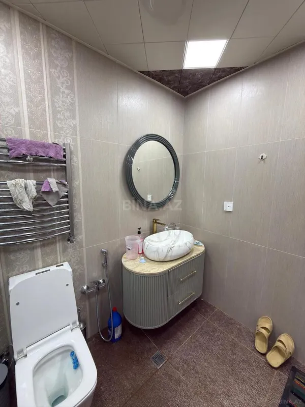 Kirayə verilir 2 otaqlı mənzil 105 m²