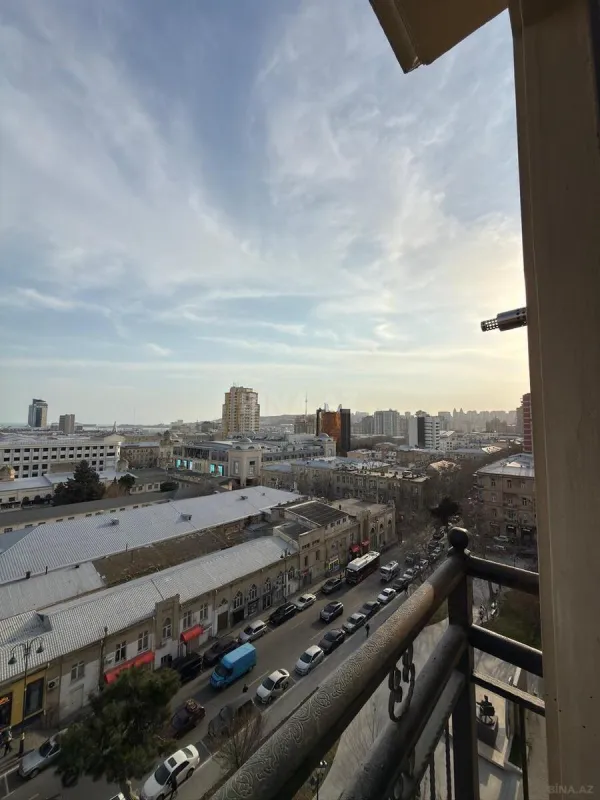 Kirayə verilir 2 otaqlı mənzil 105 m²