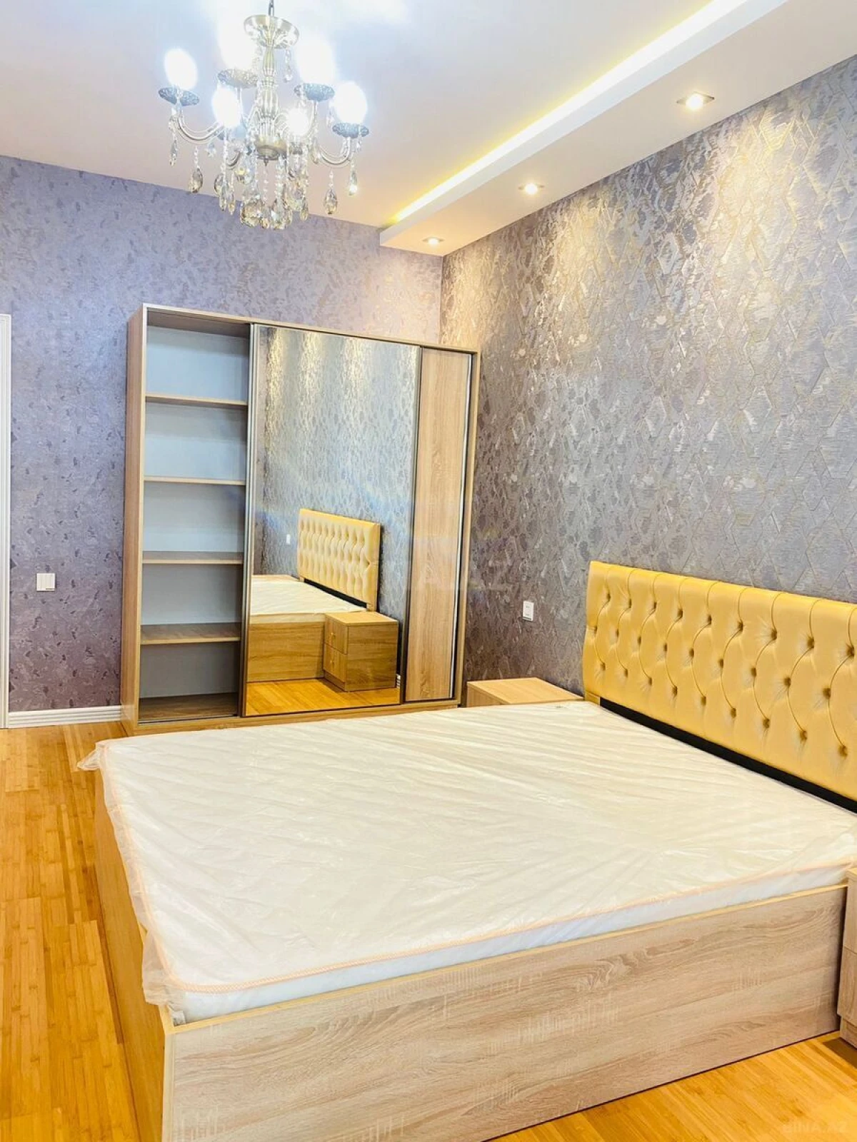 Satılır 2 otaqlı mənzil 100 m²