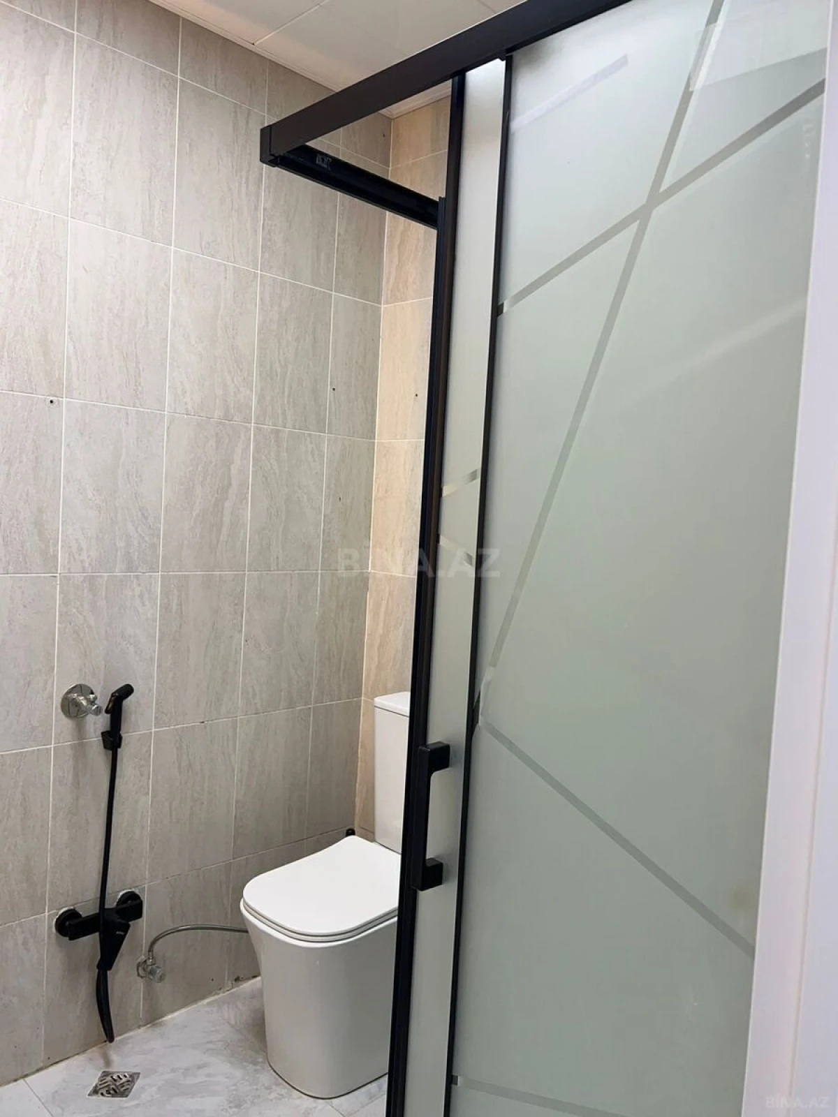 Kirayə verilir 2 otaqlı mənzil 70 m²
