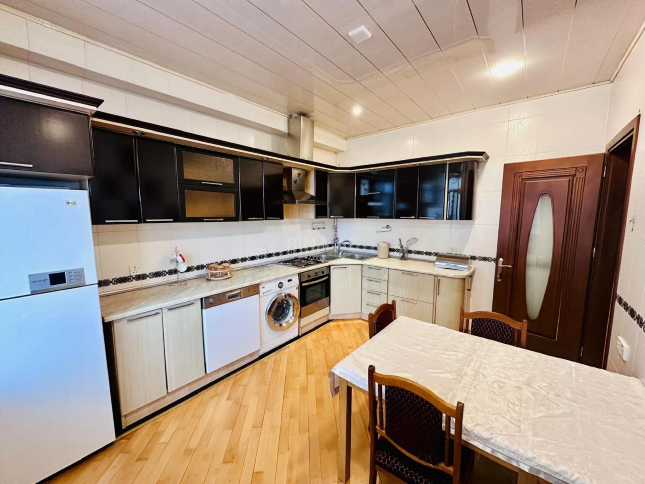 Kirayə verilir 3 otaqlı mənzil 110 m²