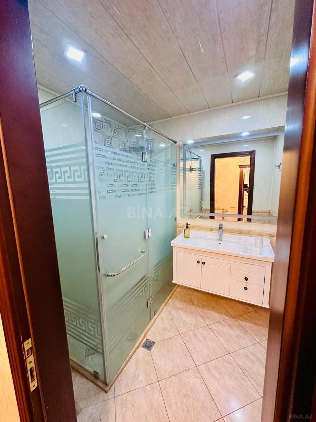 Kirayə verilir 3 otaqlı mənzil 110 m²