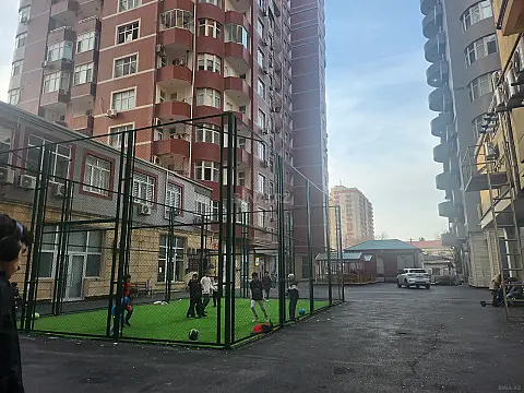 Kirayə verilir 3 otaqlı mənzil 200 m²