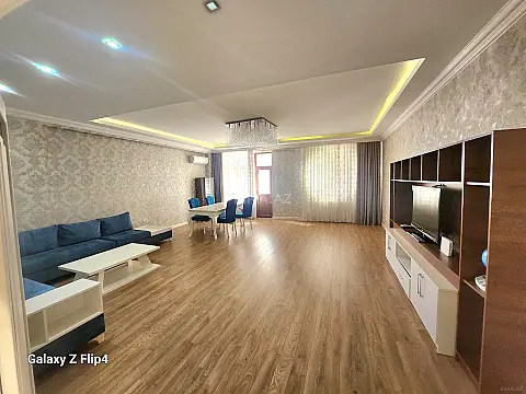 Kirayə verilir 3 otaqlı mənzil 200 m²