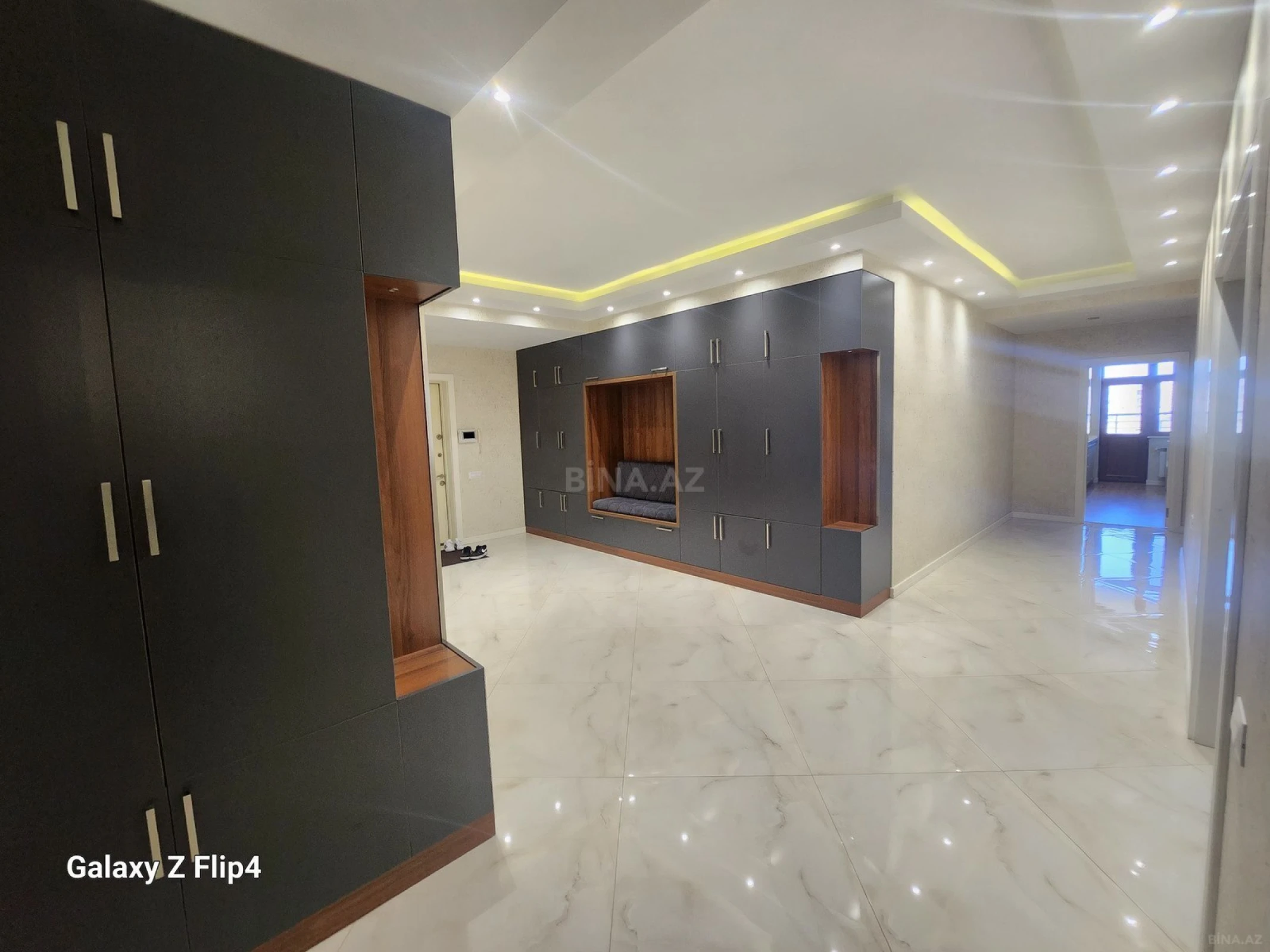 Kirayə verilir 3 otaqlı mənzil 200 m²